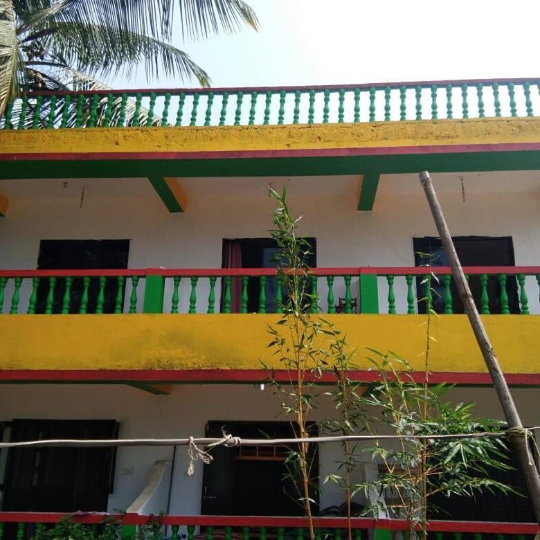 Rasta Mansion Beach Hostel And Rooms Arambol Ngoại thất bức ảnh