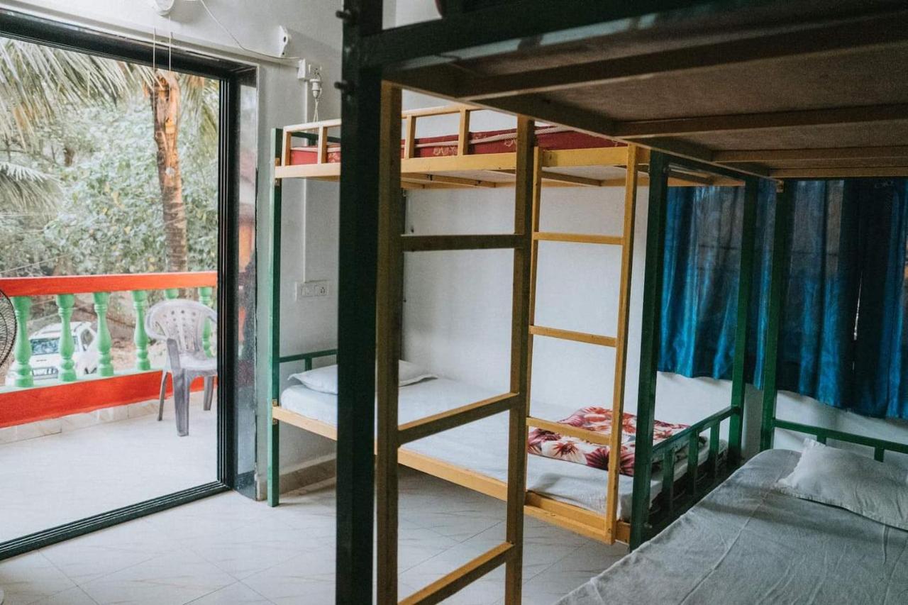 Rasta Mansion Beach Hostel And Rooms Arambol Ngoại thất bức ảnh