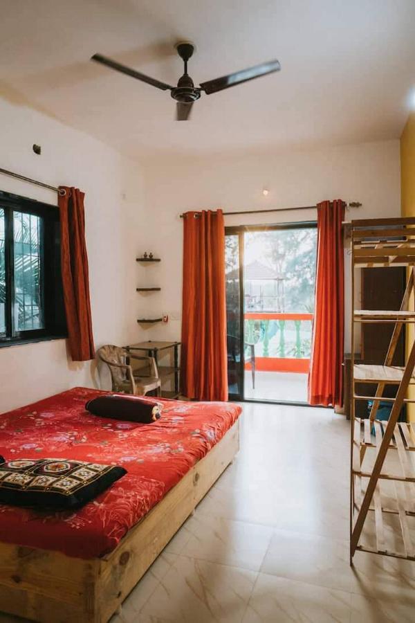 Rasta Mansion Beach Hostel And Rooms Arambol Ngoại thất bức ảnh