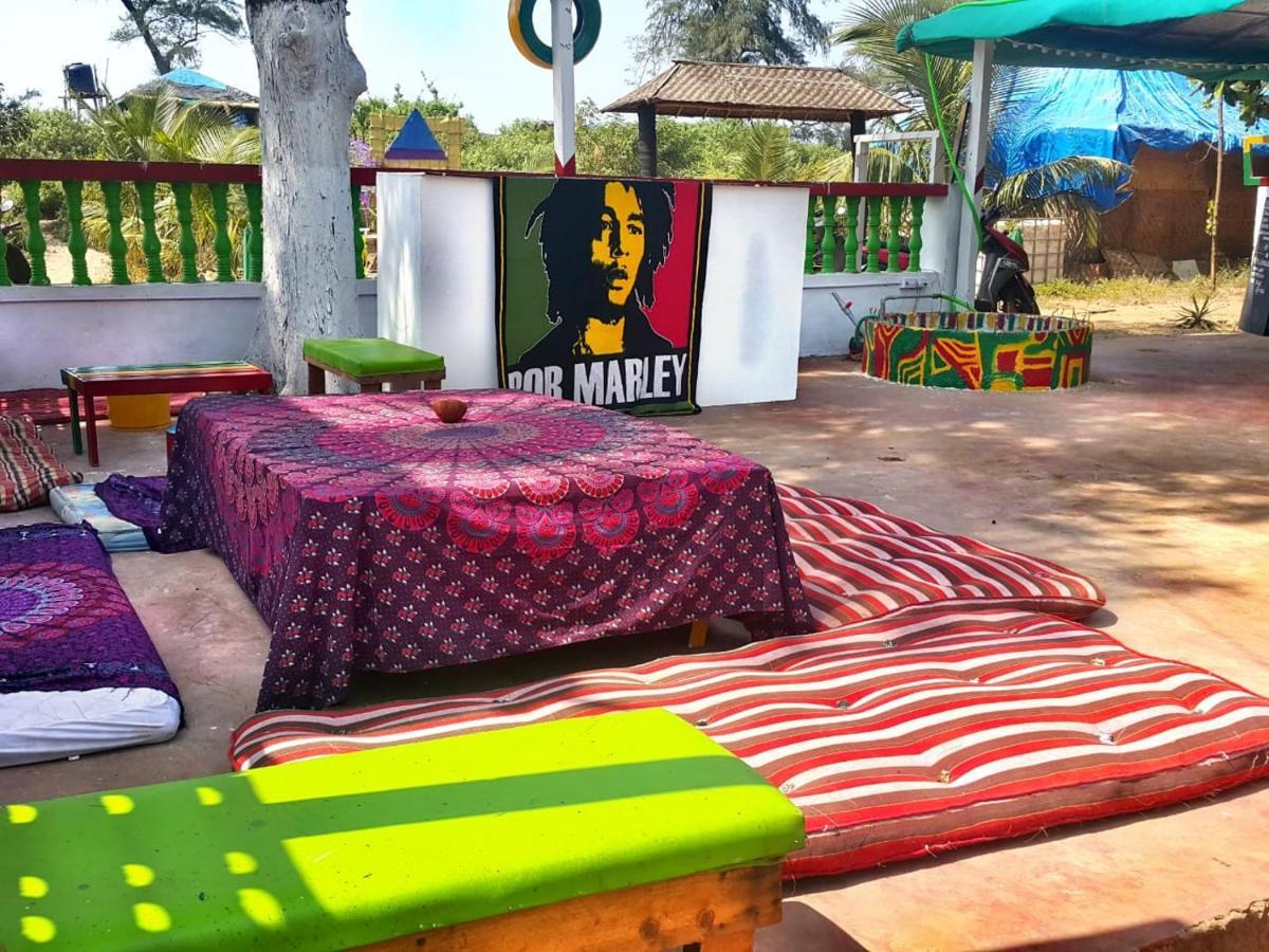 Rasta Mansion Beach Hostel And Rooms Arambol Ngoại thất bức ảnh