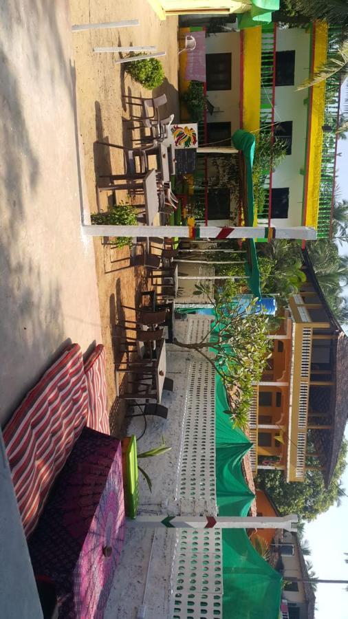 Rasta Mansion Beach Hostel And Rooms Arambol Ngoại thất bức ảnh